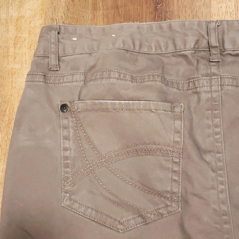 Maurices Women's 20 Reg Brown Pants - Picture 6 of 10